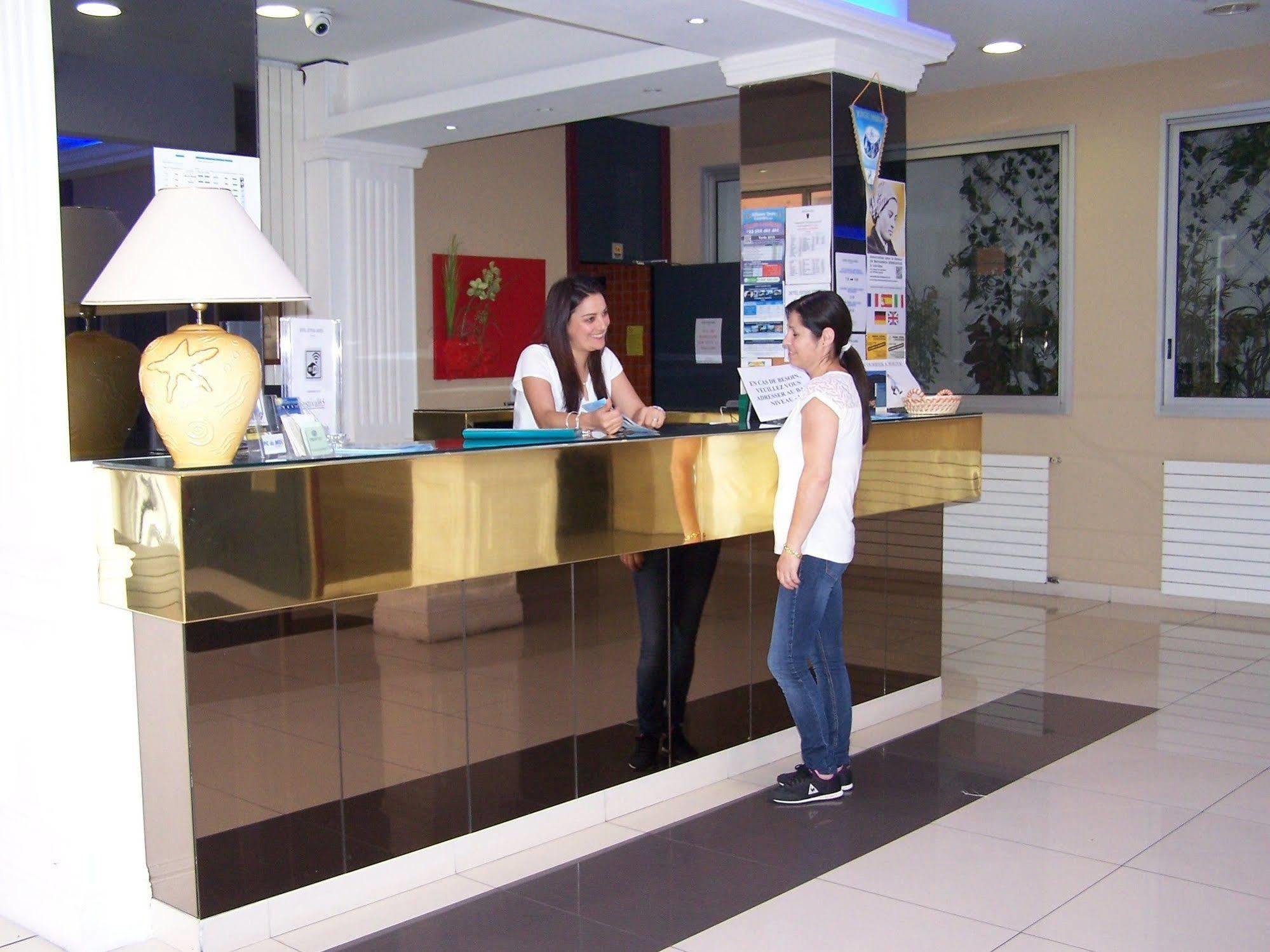 Hotel Estival Arriel Lourdes Buitenkant foto